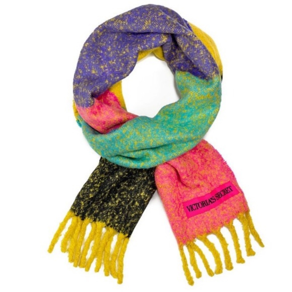 Victoria’s Secret winter angel scarf